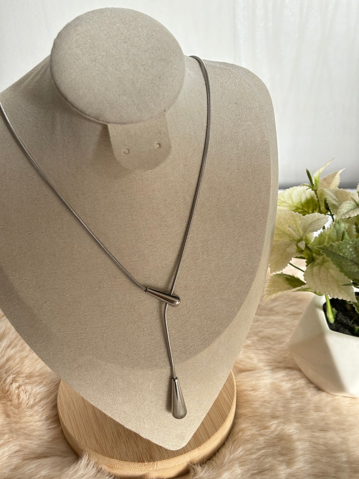 Drip-Drop Silver Necklace