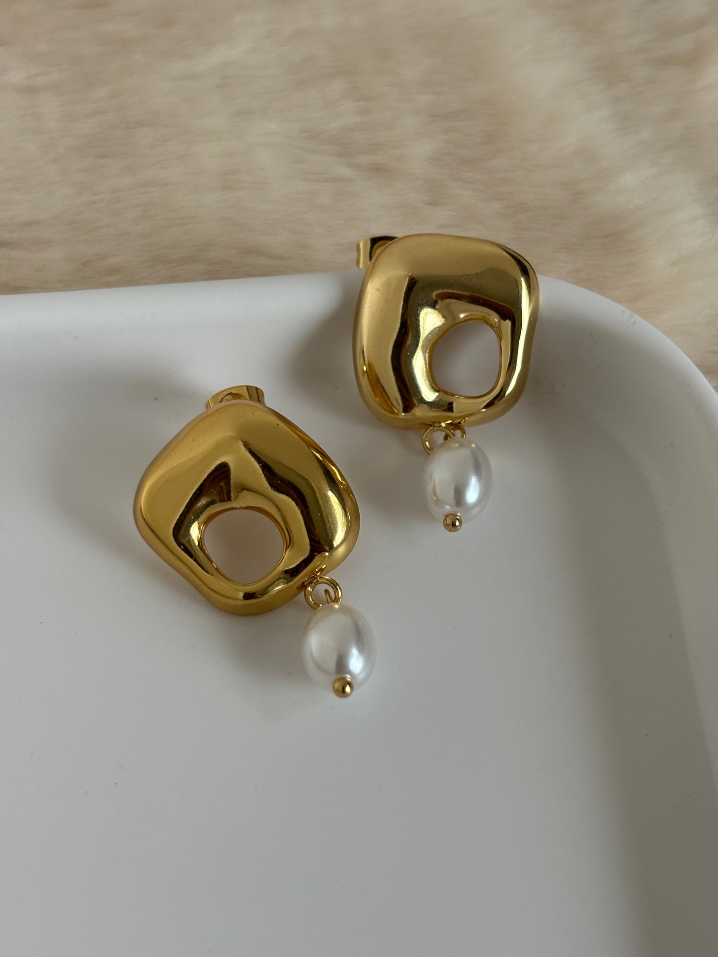 Zara Pearl Drop Earrings