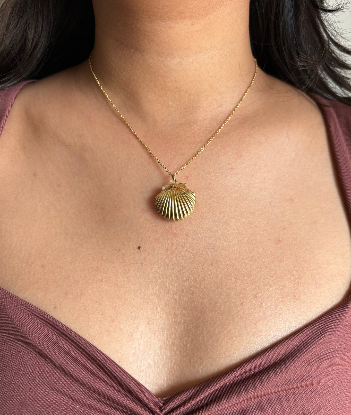 Shell Pendant Necklace