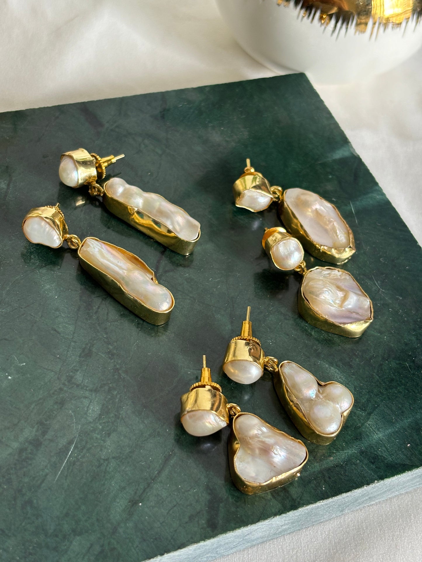 Baroque Pearl Dangler - Brass