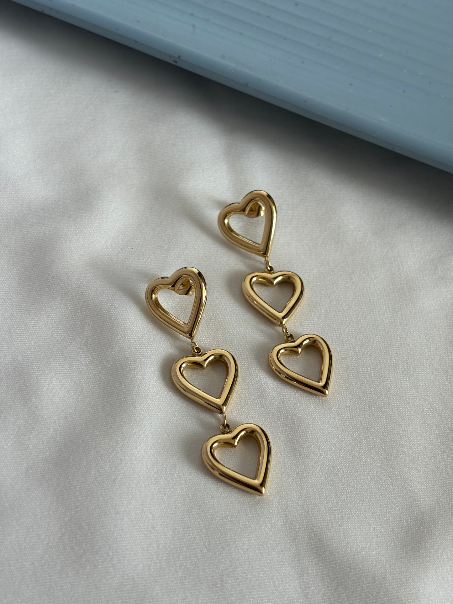 Cut-out Gold Heart Dangler