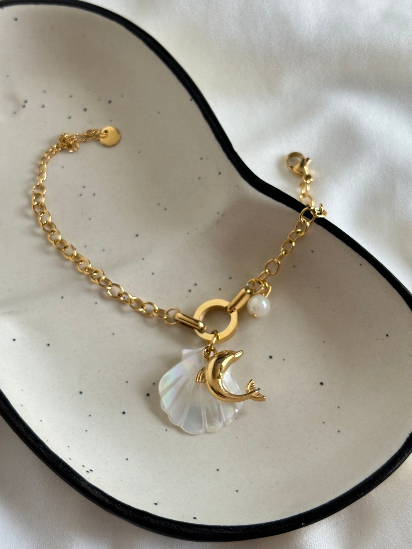 Dolphin-Shell Bracelet