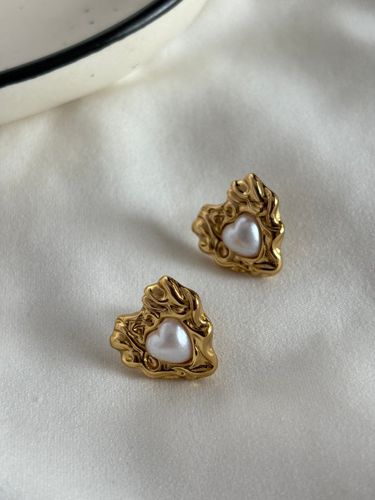 Vintage Pearl Heart Earrings - Stainless Steel