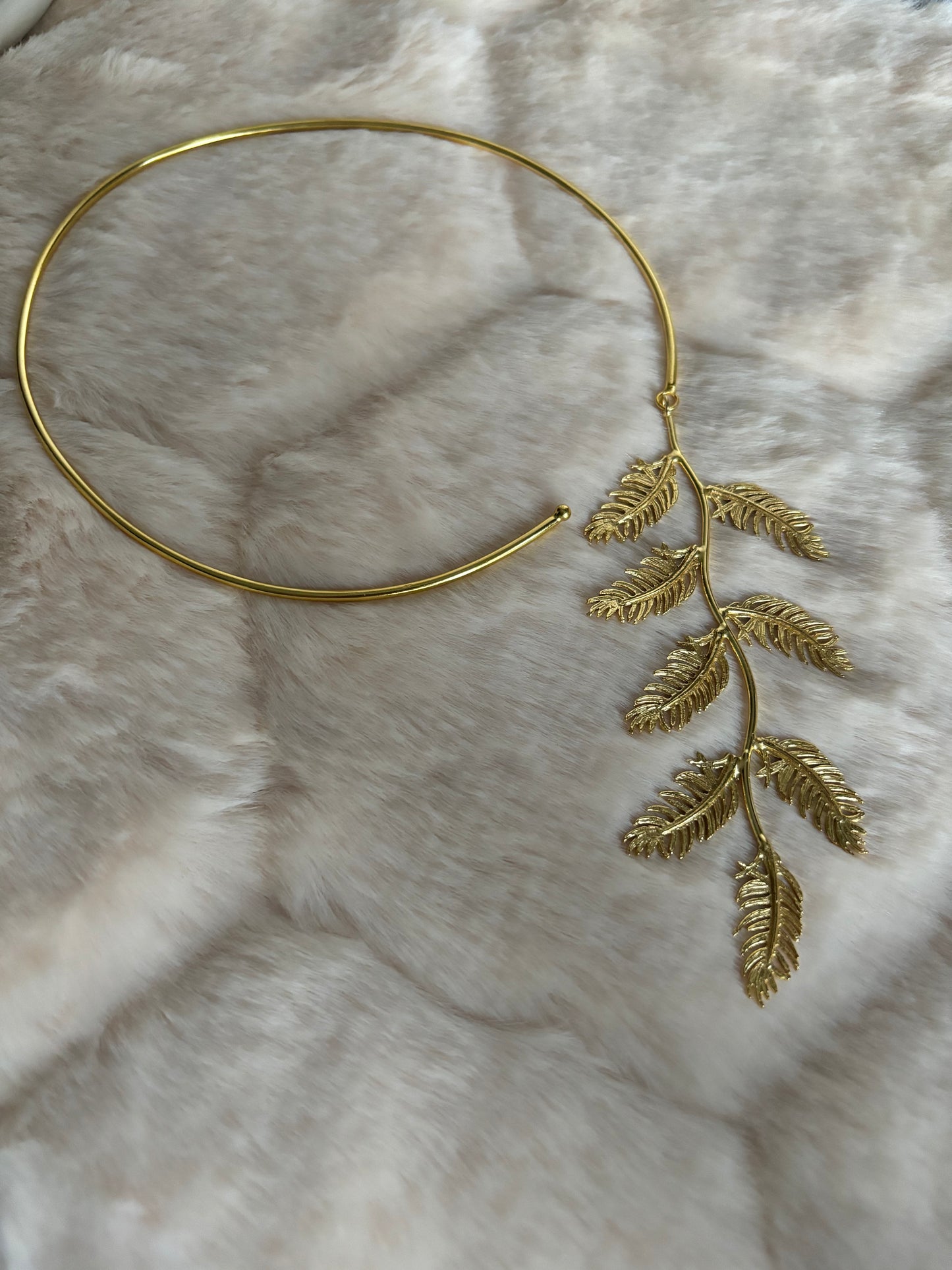 Leaf Hasli Choker Brass